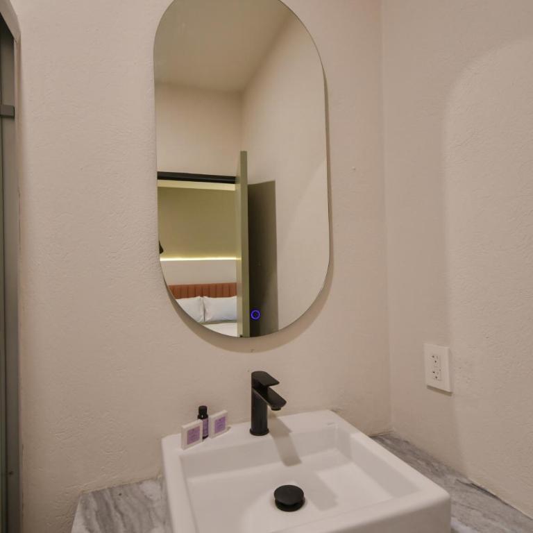 Expo Satelite 2750 Hotel & Suites - Standard Studio - 9