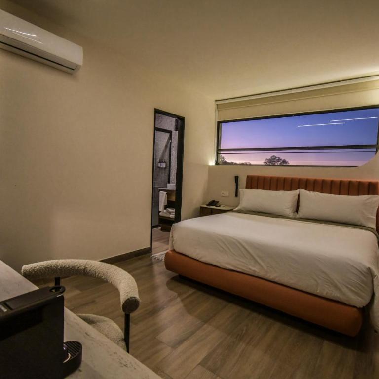 Expo Satelite 2750 Hotel & Suites - Double Room - 1