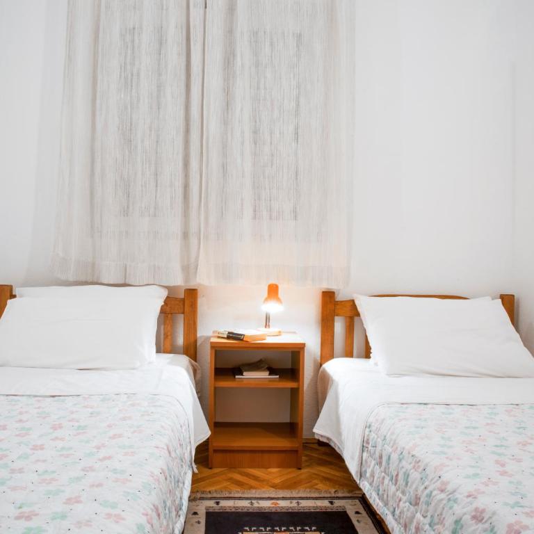 Huter Apartments - Comfort One-Bedroom Apartment with Balcony - 10
