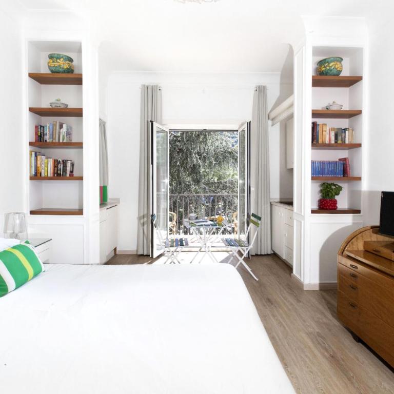 AMORE RENTALS - Casa Amore - Four-Bedroom Deluxe Apartment - 41