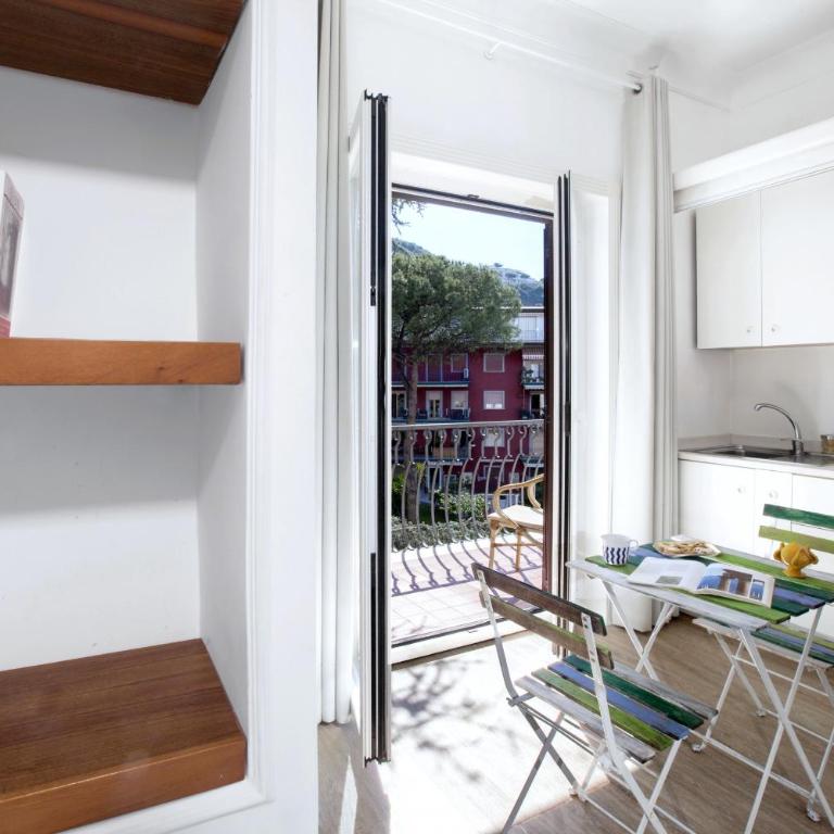 AMORE RENTALS - Casa Amore - Four-Bedroom Deluxe Apartment - 40