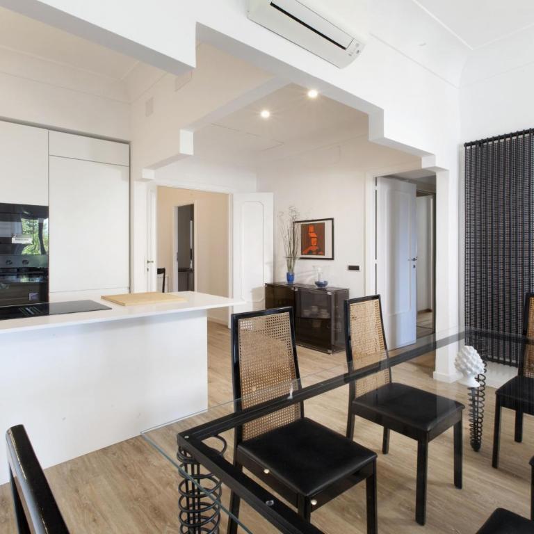 AMORE RENTALS - Casa Amore - Four-Bedroom Deluxe Apartment - 33