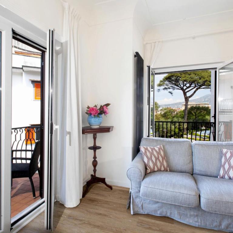 AMORE RENTALS - Casa Amore - Four-Bedroom Deluxe Apartment - 29