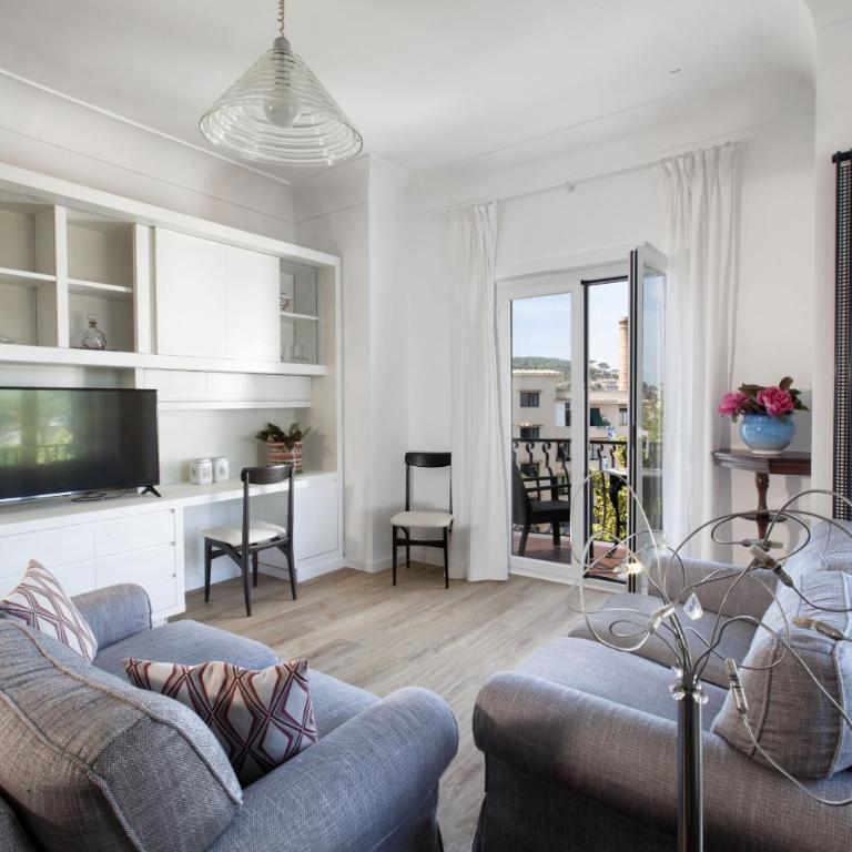 AMORE RENTALS - Casa Amore - Four-Bedroom Deluxe Apartment - 28