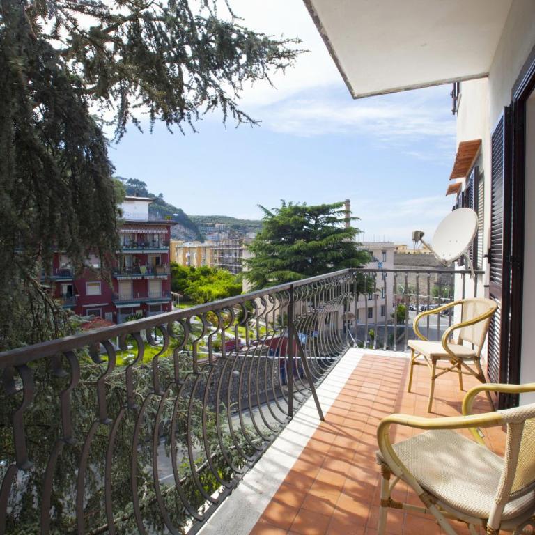 AMORE RENTALS - Casa Amore - Four-Bedroom Deluxe Apartment - 26