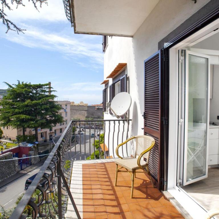 AMORE RENTALS - Casa Amore - Four-Bedroom Deluxe Apartment - 25