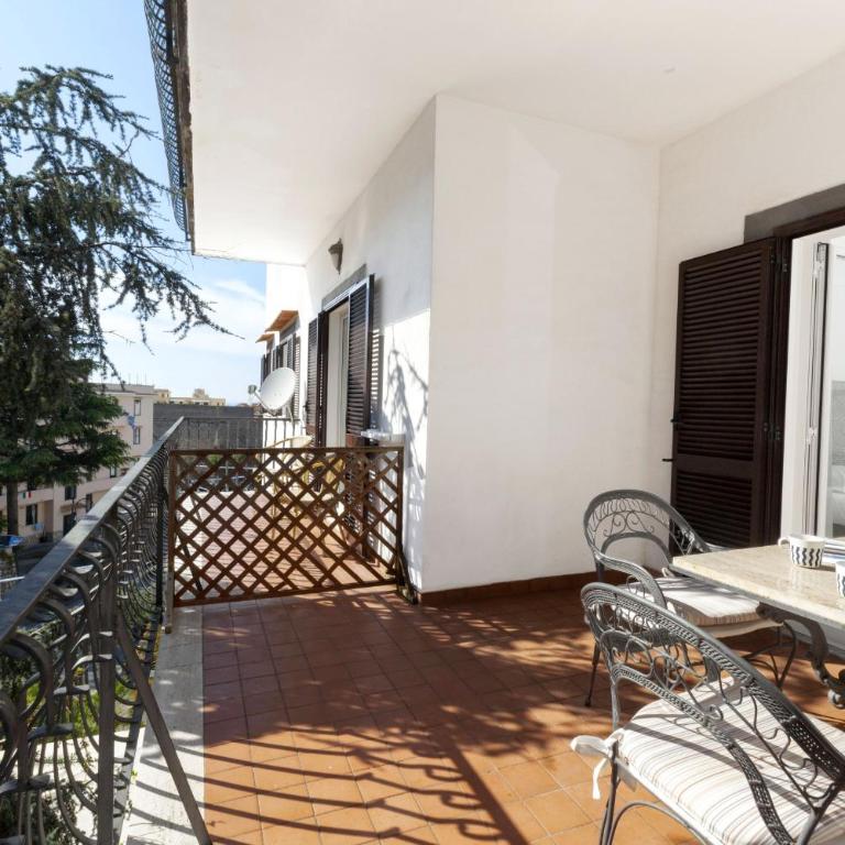 AMORE RENTALS - Casa Amore - Four-Bedroom Deluxe Apartment - 15