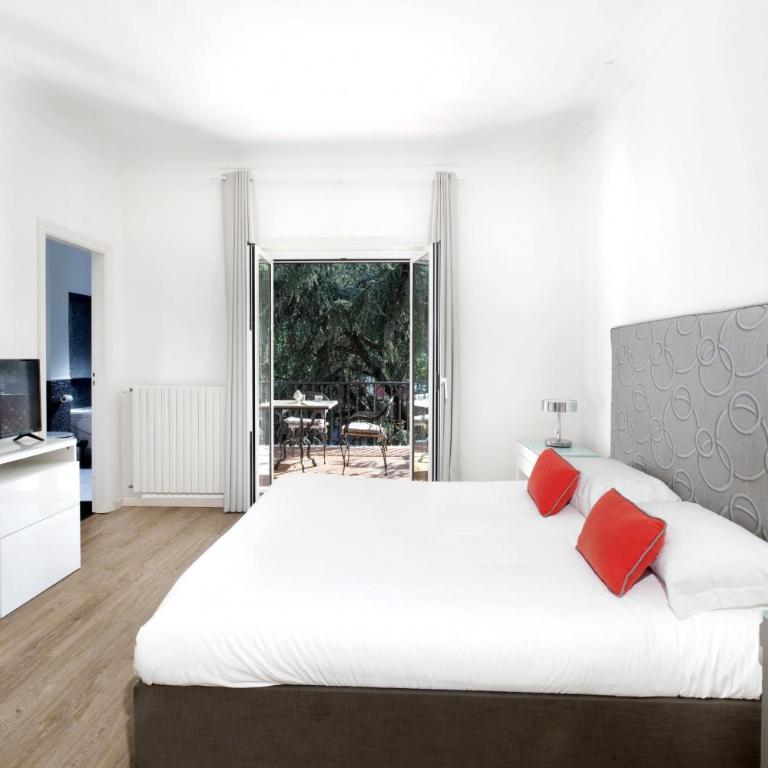 AMORE RENTALS - Casa Amore - Four-Bedroom Deluxe Apartment - 14