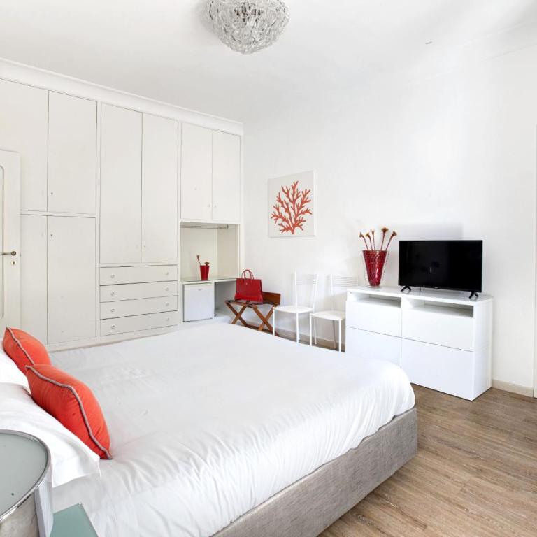 AMORE RENTALS - Casa Amore - Four-Bedroom Deluxe Apartment - 12