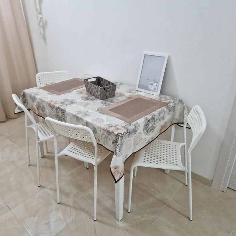 Daniel's House - One-Bedroom Apartment - 6