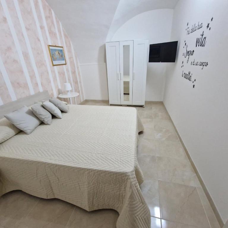 Daniel's House - One-Bedroom Apartment - 4