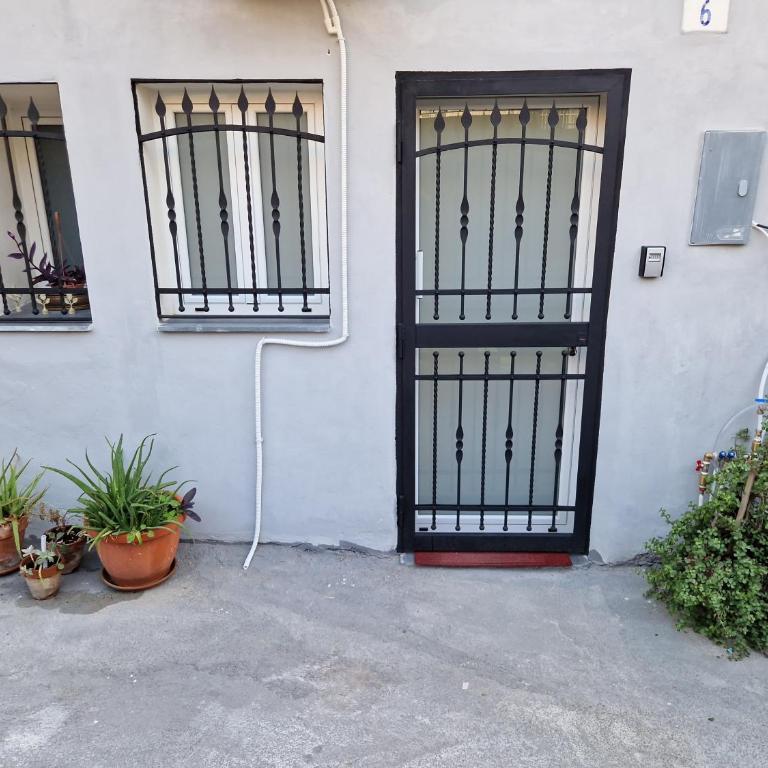 Daniel's House - One-Bedroom Apartment - 14