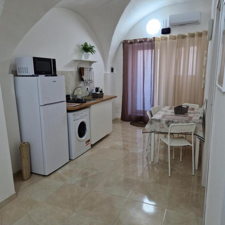 Daniel's House - One-Bedroom Apartment - 11