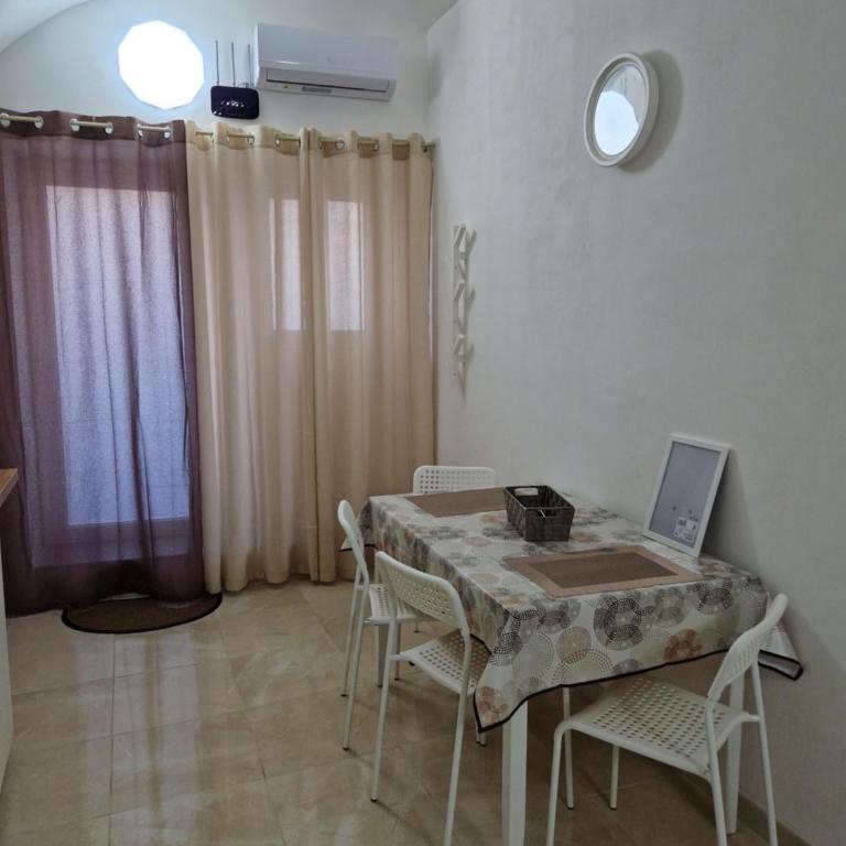 Daniel's House - One-Bedroom Apartment - 17