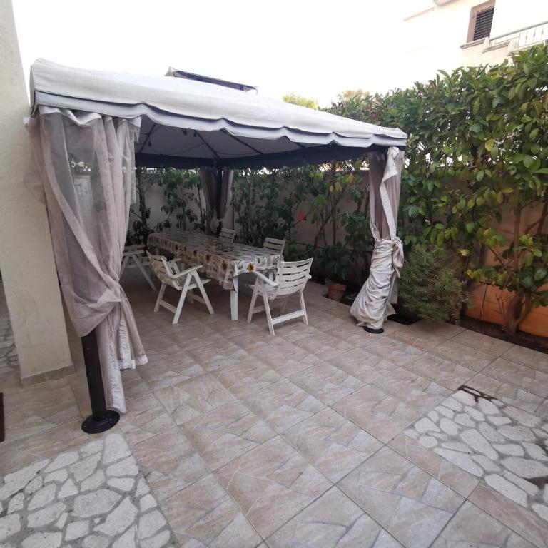 Honey Fede - Three-Bedroom Townhouse - 32
