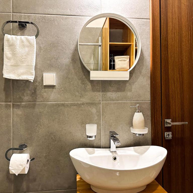 Friends Loft with Terrace & River View Old Town - Apartman sa 2 Spavaće Sobe i Balkonom - 30