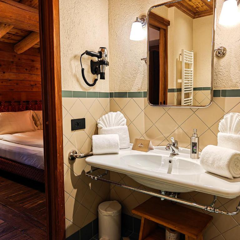 Hotel Breithorn - Camera Quadrupla Deluxe - 14