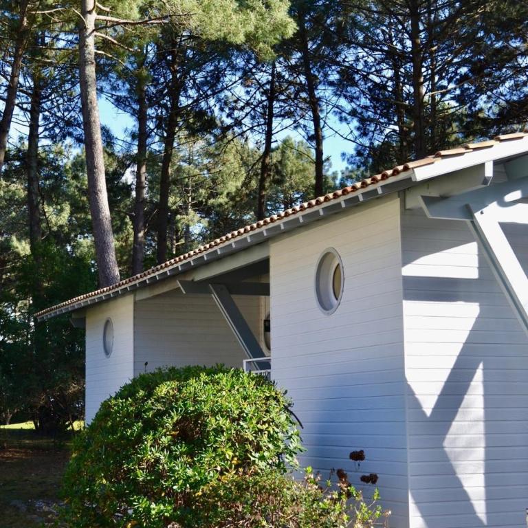 Villa avec piscine sur le golf entre lac et Océan - Villa avec Piscine Privée - 5