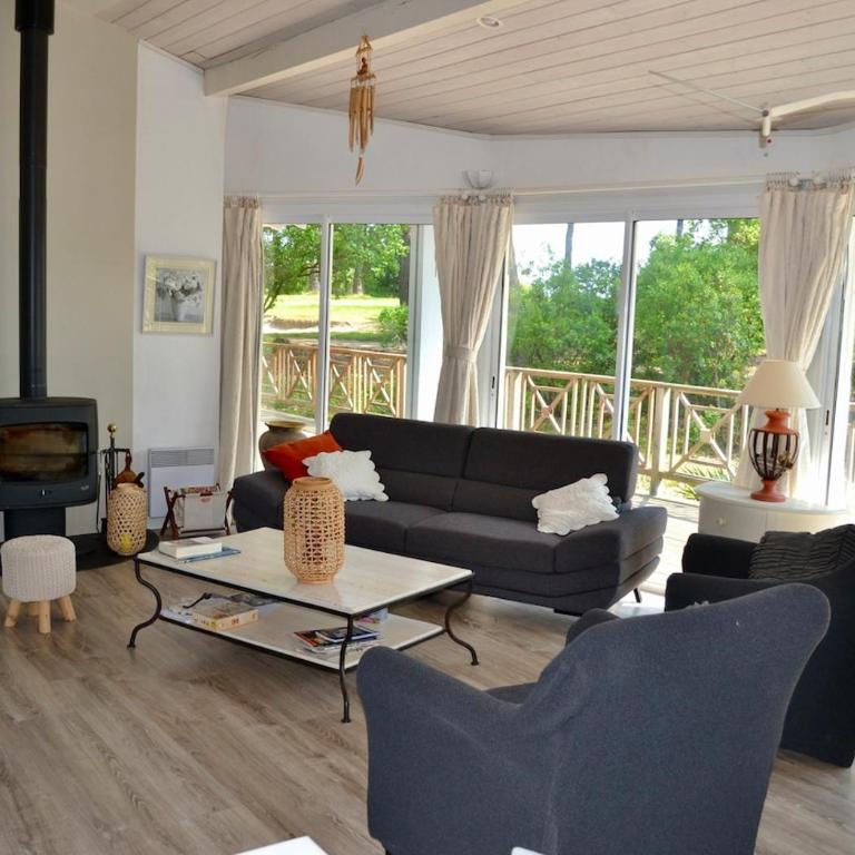 Villa avec piscine sur le golf entre lac et Océan - Villa avec Piscine Privée - 10