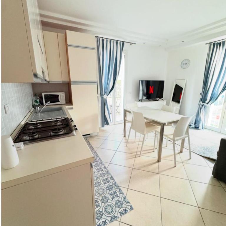 Appartamento Sul Mare - Two-Bedroom Apartment - 10