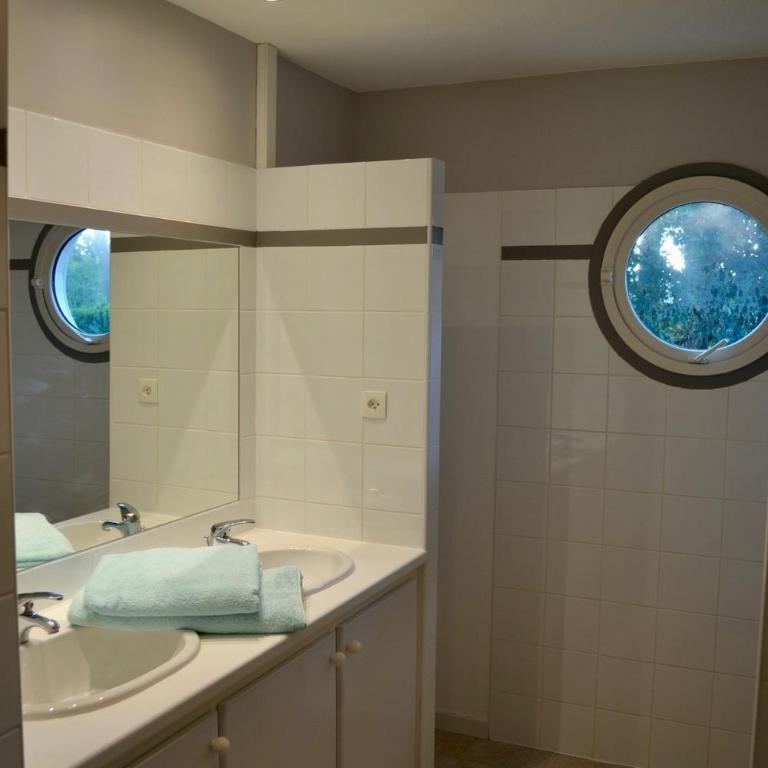 Villa avec piscine sur le golf entre lac et Océan - Villa avec Piscine Privée - 12