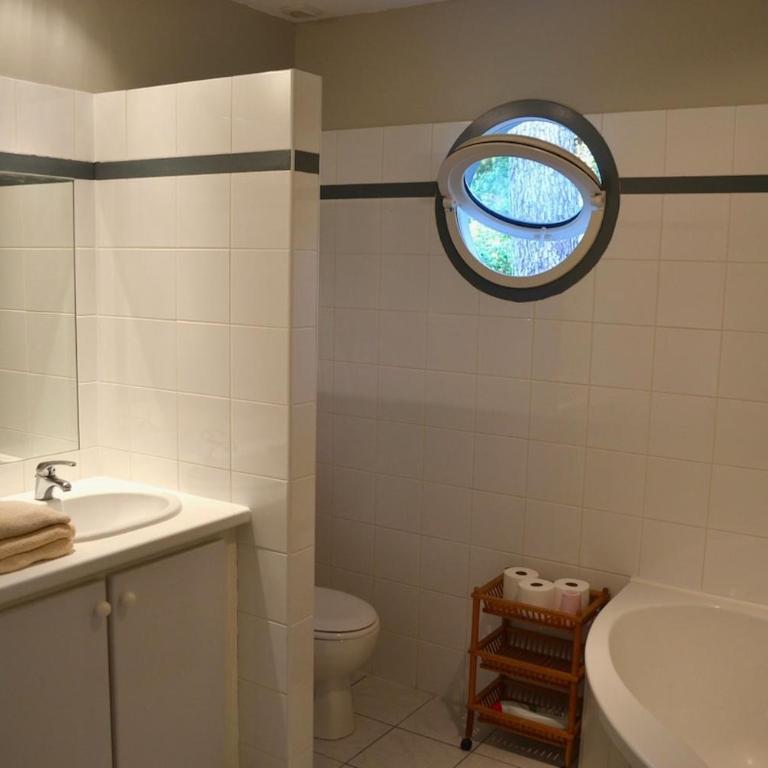Villa avec piscine sur le golf entre lac et Océan - Villa avec Piscine Privée - 16