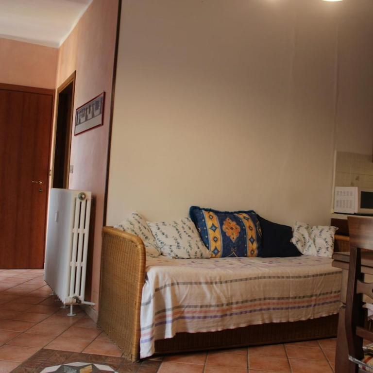 Silenzioso vicino Stazione Università ospedali - Appartamento con 1 Camera da Letto e Balcone - 2