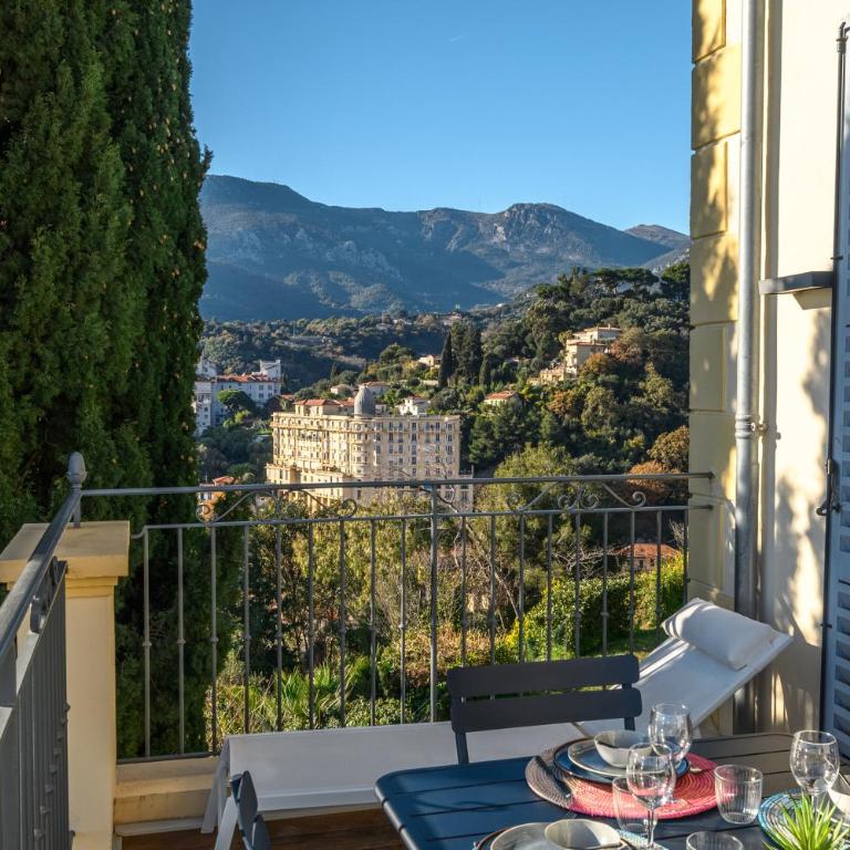 Magnifique Villa d'époque vue mer, plage à 12 min à pieds - Villa - 80