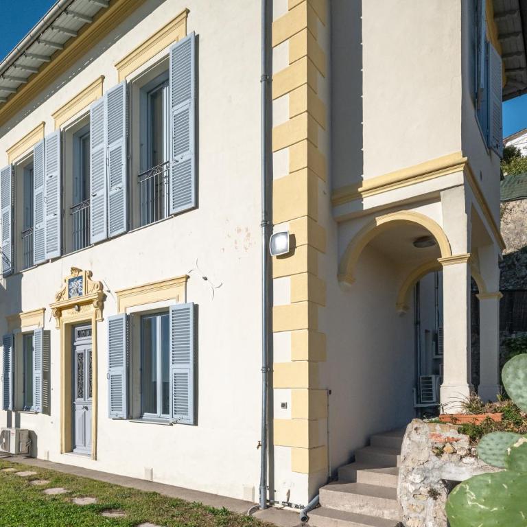Magnifique Villa d'époque vue mer, plage à 12 min à pieds - Villa - 68