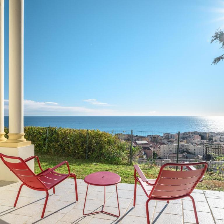 Magnifique Villa d'époque vue mer, plage à 12 min à pieds - Villa - 43
