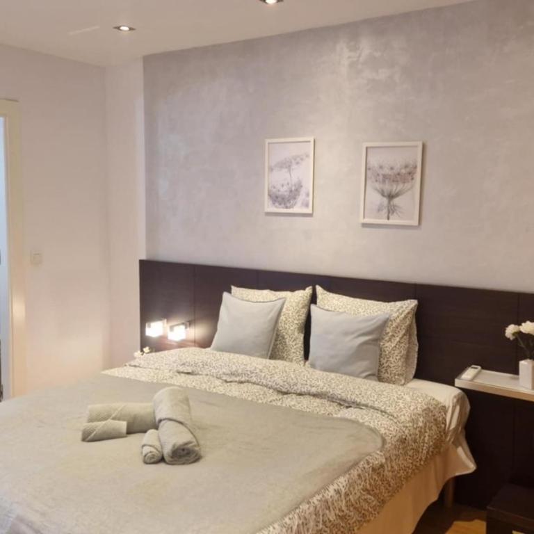 Reserva del Higueron Palm and Pool Apartment - Two-Bedroom Apartment with Garden View - 7