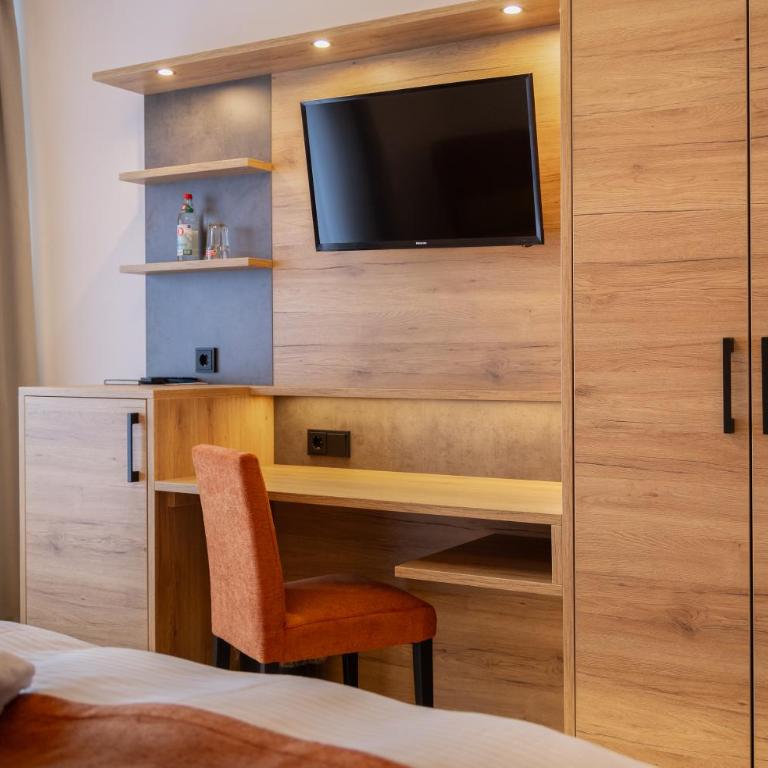 Hotel Bergruh - Double Room facing north or west - 2