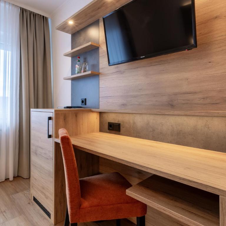 Hotel Bergruh - Double Room facing north or west - 4