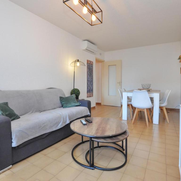 Gorgeous Apartment In Fréjus With Wifi - One-Bedroom Apartment - 2