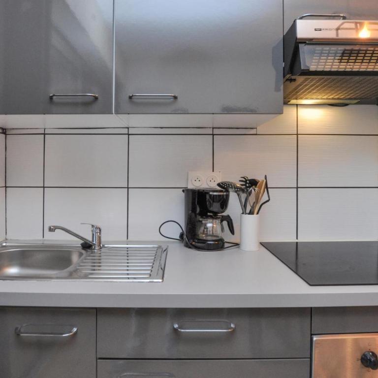 Amazing Apartment In Fréjus With Wifi - Apartment - 6