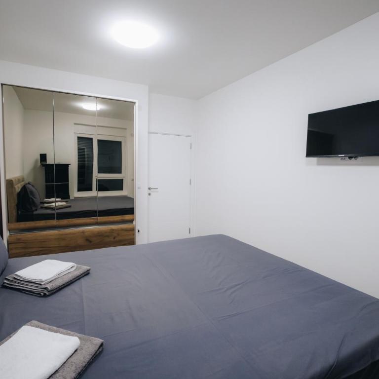 LUST PREMIUM Apartments IV CENTER PARK - Superior Apartment with City View - 24