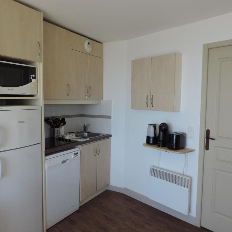 Stunning condo with SEA VIEW Balcony & SWIMMING POOL - Apartment mit 2 Schlafzimmern - 14