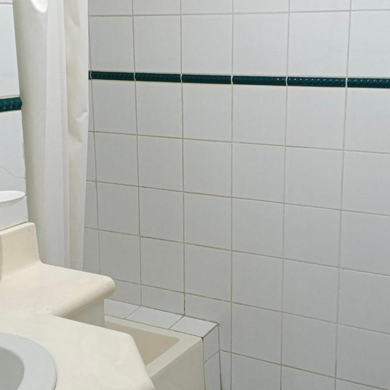 HOTEL BOMBUSCARo - Habitación Doble - 1 o 2 camas - 4