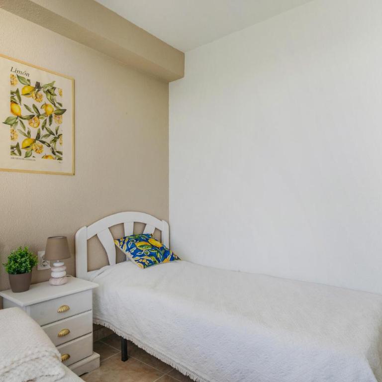 2 Bedroom Gorgeous Apartment In Oropesa Del Mar - Apartamento de 2 dormitorios - 13