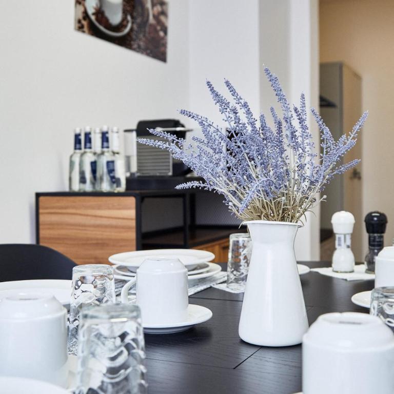 Lemon Suites 1,Apartment im Künstlerviertel - Nähe Innenstadt und UBahn, 2 Zimmer, 3 Einzelbetten und ein Doppelbett - Appartamento con 2 Camere da Letto - 10
