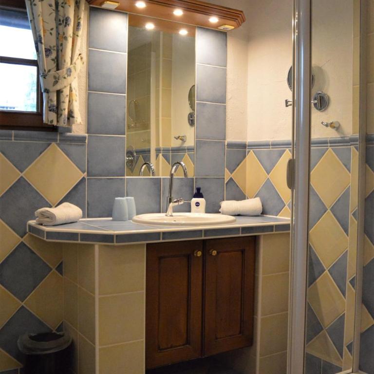 Gästehaus Bühler - Deluxe Doppelzimmer mit Balkon - 9