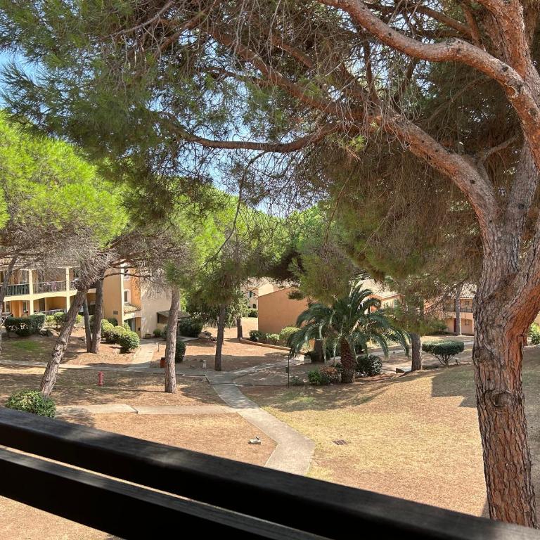 Appartement au coeur du Domaine - One-Bedroom Apartment with Balcony - 12