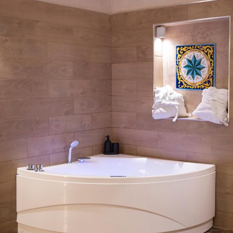 Al Console Depandance con jacuzzi per coppia - Camera King - 17