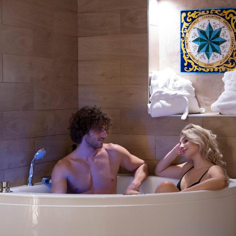 Al Console Depandance con jacuzzi per coppia - Camera King - 16