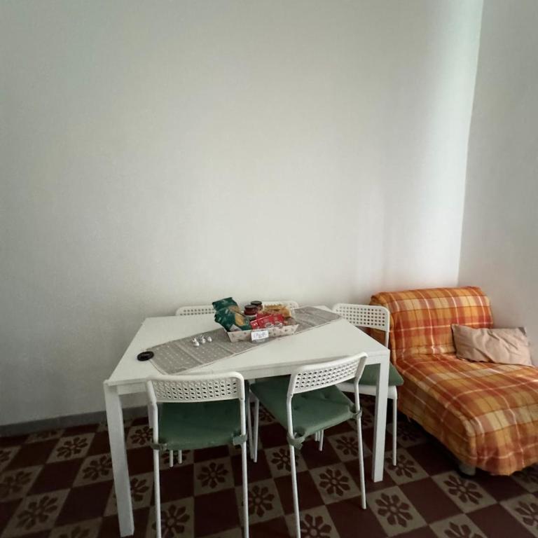 Chez Elle - Casa Vacanze due Camere Catania Centro - Appartamento con 2 Camere da Letto - 3