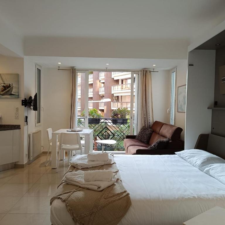 Elegant studio a 50m de la Croisette et ses plages - Ada Serenity Beach - Apartment mit 1 Schlafzimmer - 2