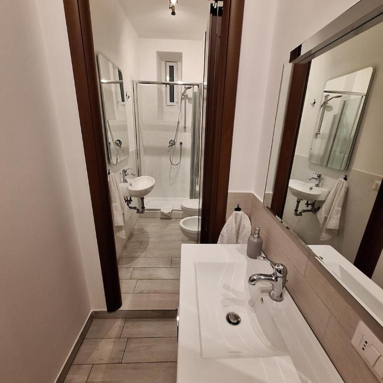 Trastevere Home Garibaldi 14 - Appartamento con 2 Camere da Letto - 32