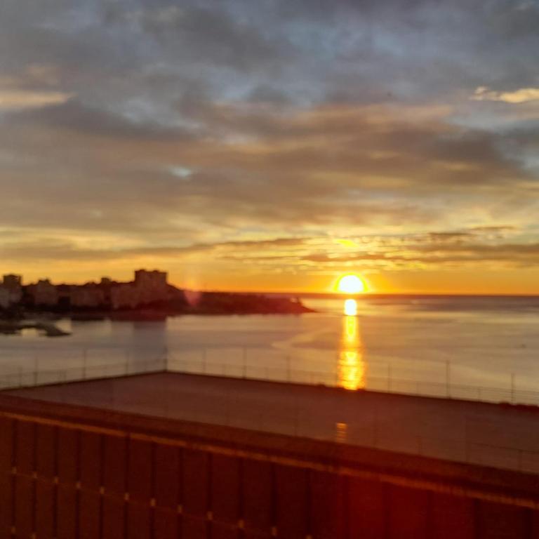 A 50 metros del mar y en 2 paradas de bus estas en el centro de Alicante - Apartment with Sea View - 9