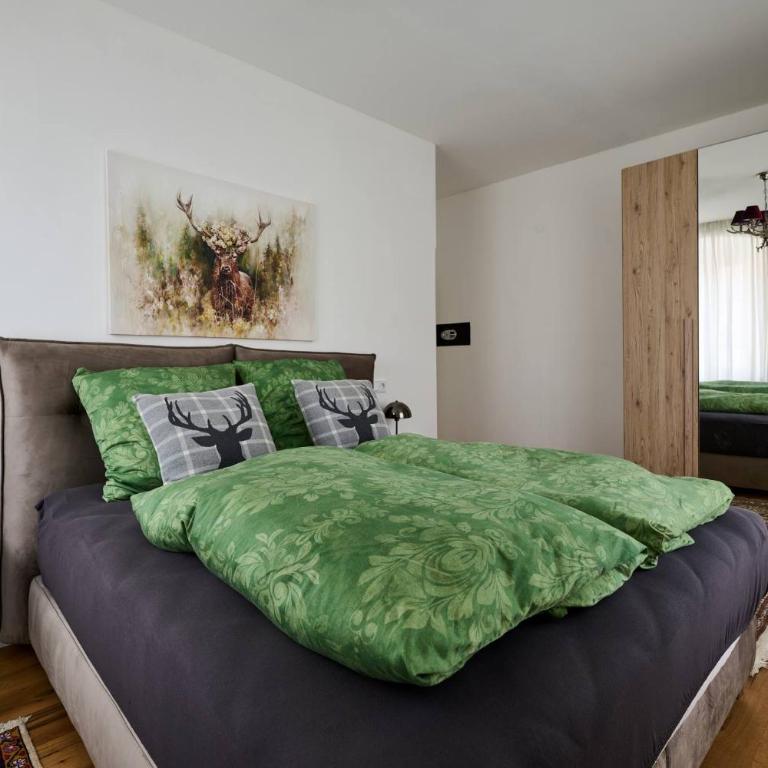 Villa Donata - Luxuriöses & großzügiges Apartment im Herzen von Kaltern, mit Innenhof, kostenlosem Parkplatz direkt am Haus - Apartment mit 2 Schlafzimmern - 1