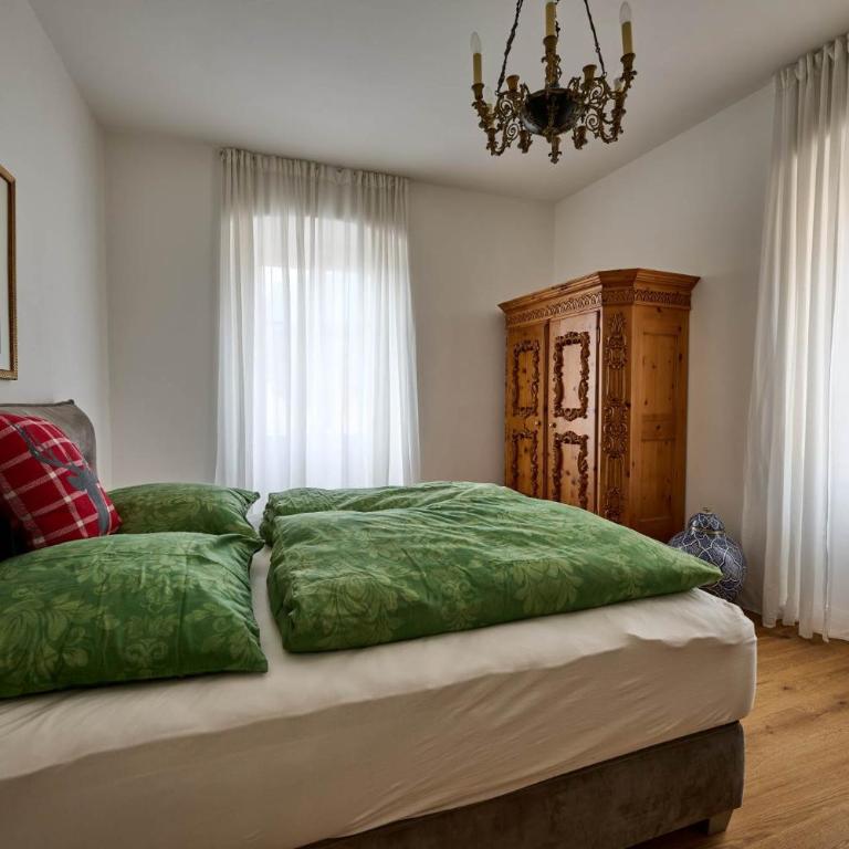 Villa Donata - Luxuriöses & großzügiges Apartment im Herzen von Kaltern, mit Innenhof, kostenlosem Parkplatz direkt am Haus - Apartment mit 2 Schlafzimmern - 2